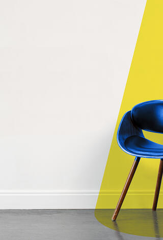 Une chaise libre pour annoncer un avis de vacance